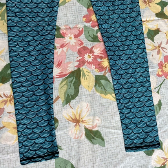 Mermaid Scallop Running Yoga Leggings NWOT - Picture 6 of 8